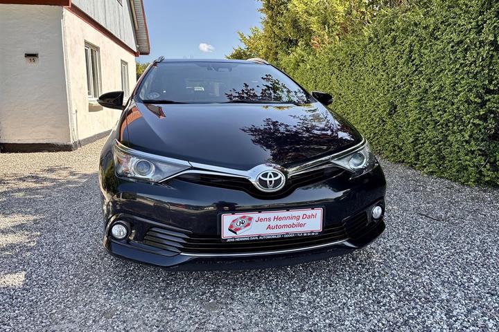Sort Toyota Auris fra 2017