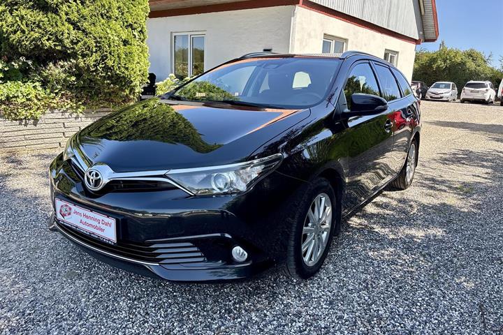 Sort Toyota Auris fra 2017