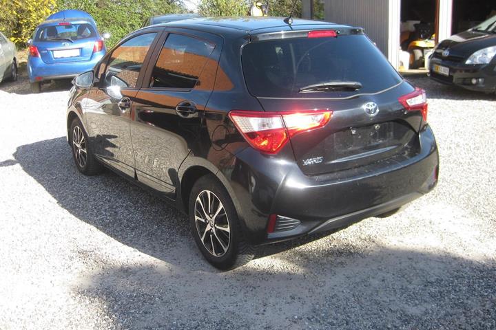 Sort Toyota Yaris fra 2018