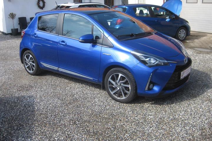 Blå Toyota Yaris fra 2018