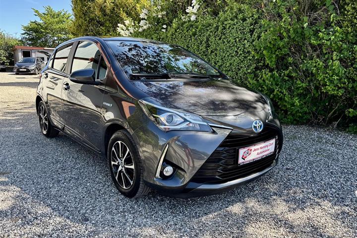 Sort Toyota Yaris fra 2018