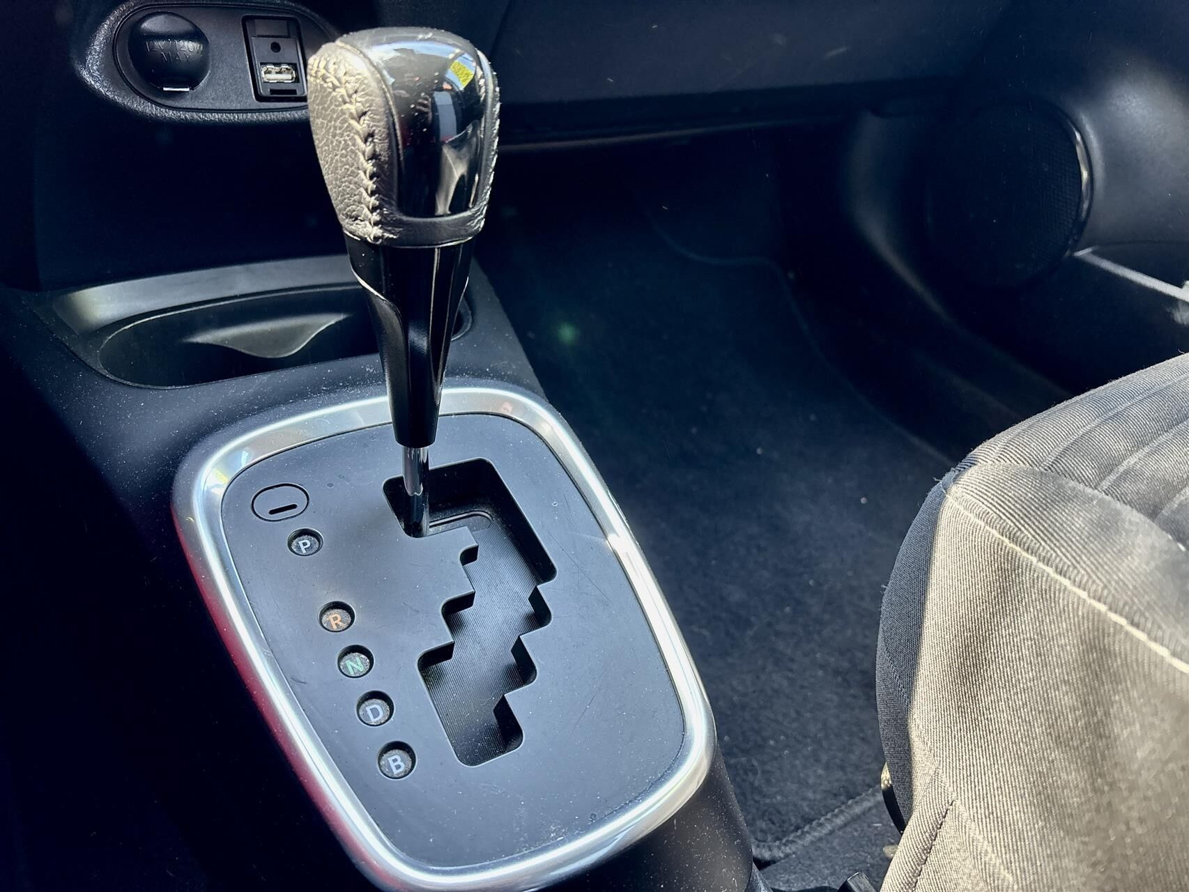 Sort Toyota Yaris fra 2018