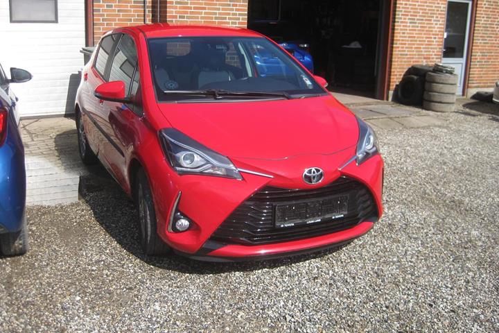 Rød Toyota Yaris fra 2017