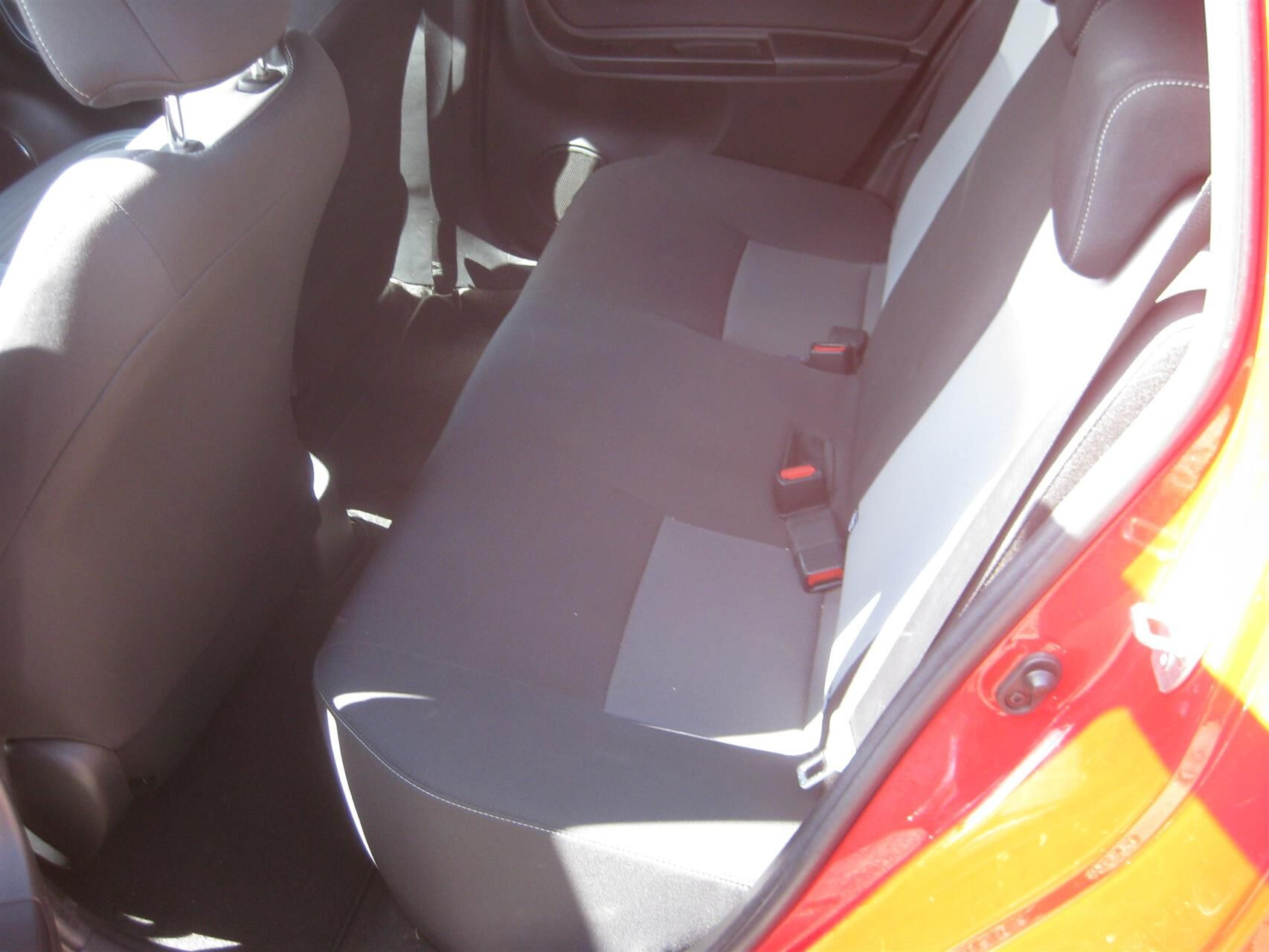 Rød Toyota Yaris fra 2017