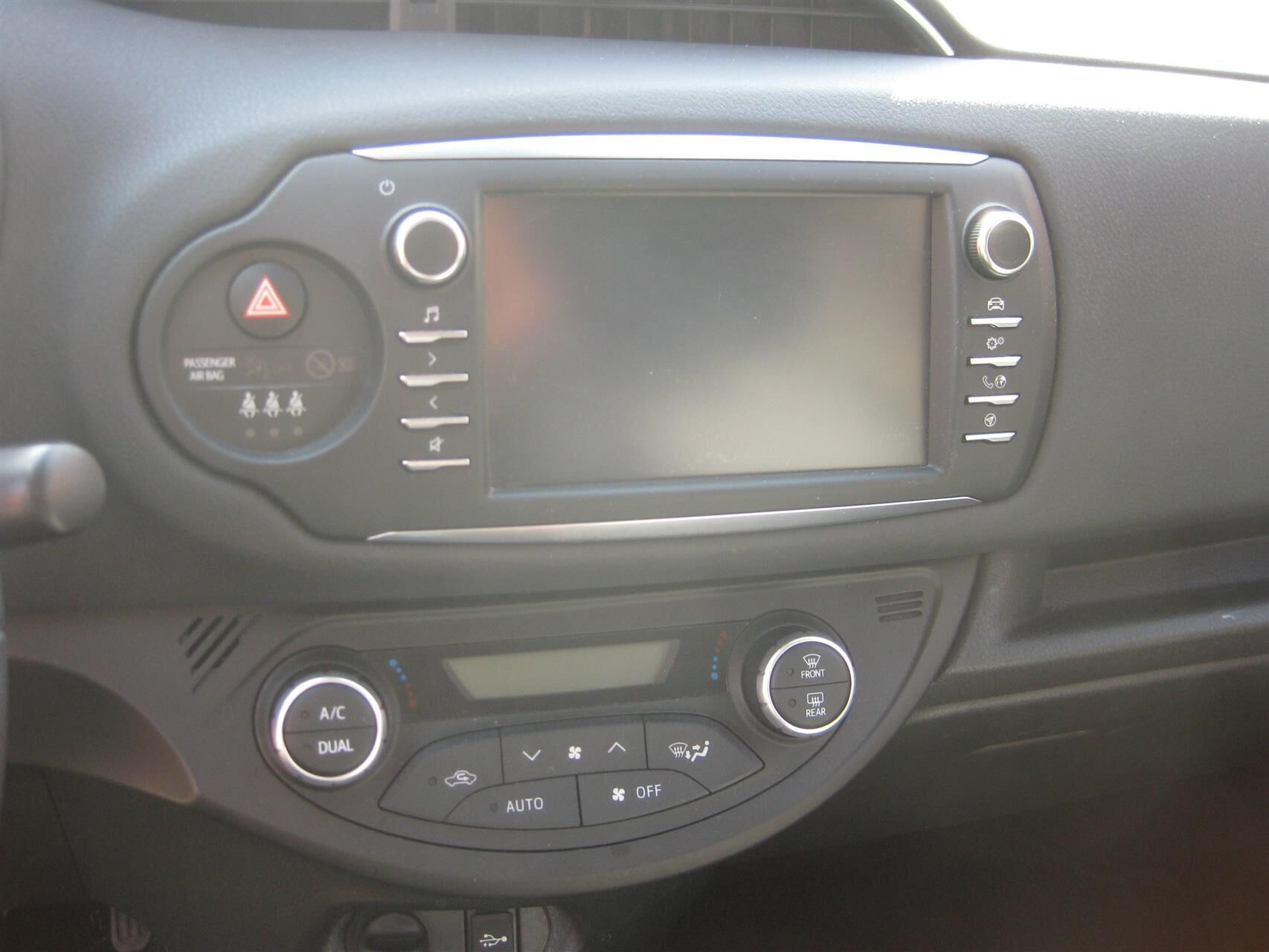Rød Toyota Yaris fra 2017