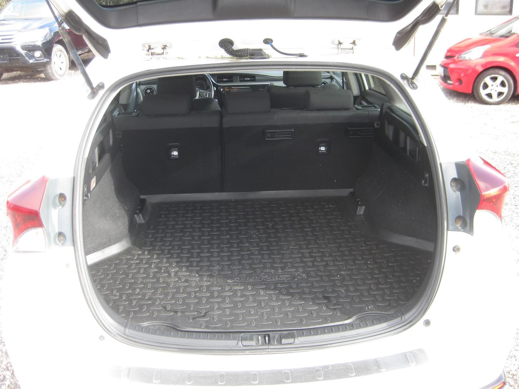 Hvid Toyota Auris fra 2016