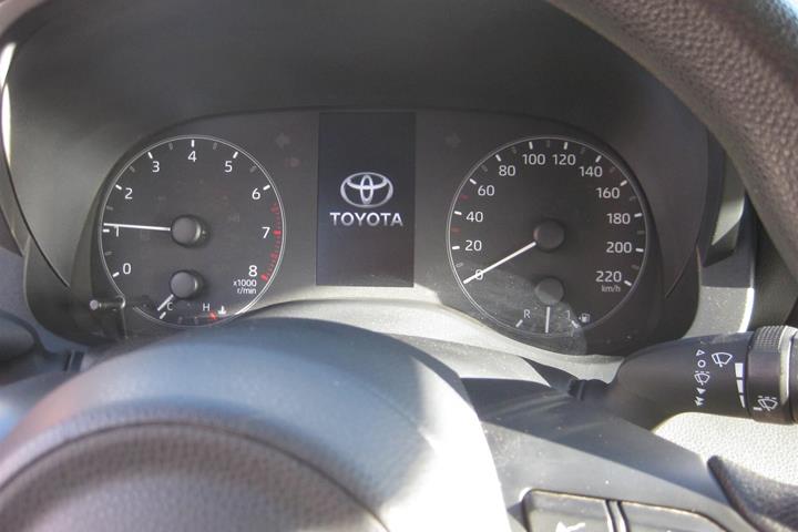 Hvid Toyota Yaris fra 2021
