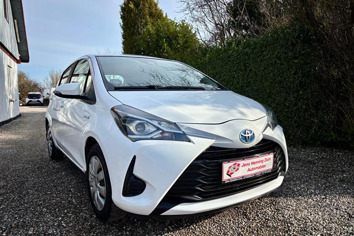 Hvid Toyota Yaris fra 2019