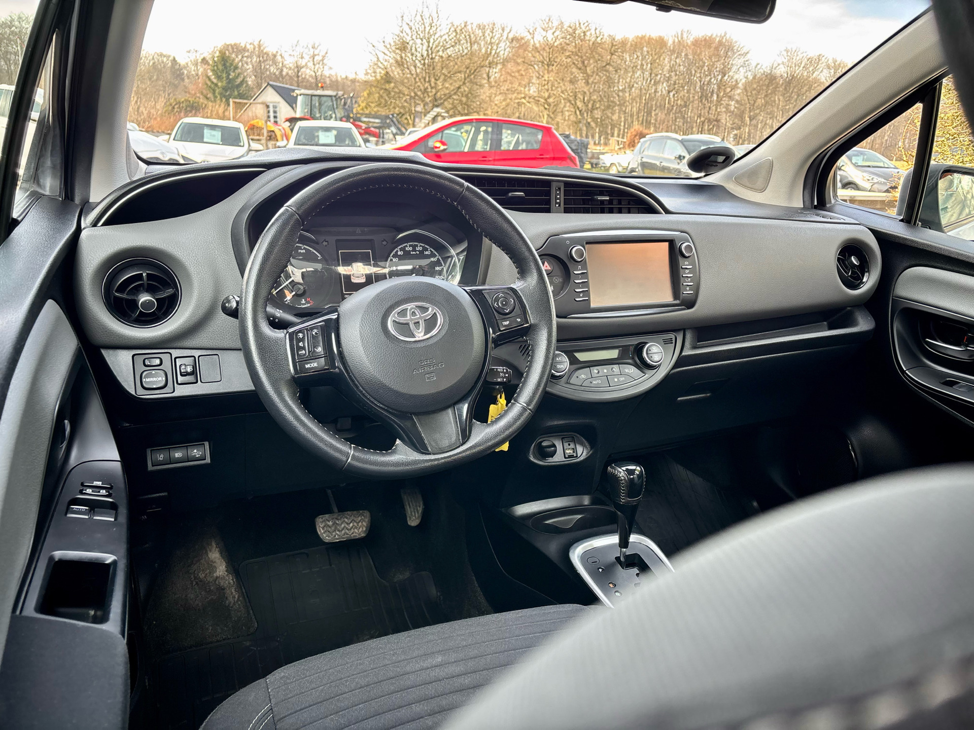 Hvid Toyota Yaris fra 2019