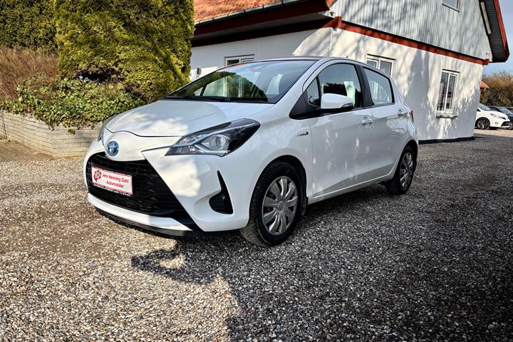 Hvid Toyota Yaris fra 2019