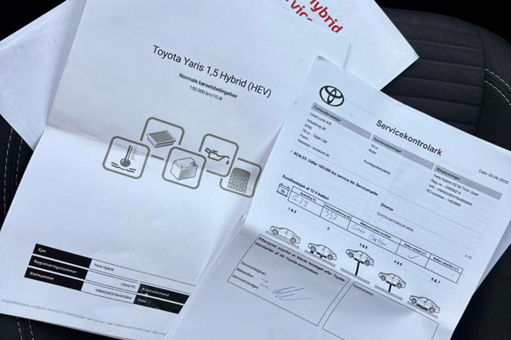 Hvid Toyota Yaris fra 2019