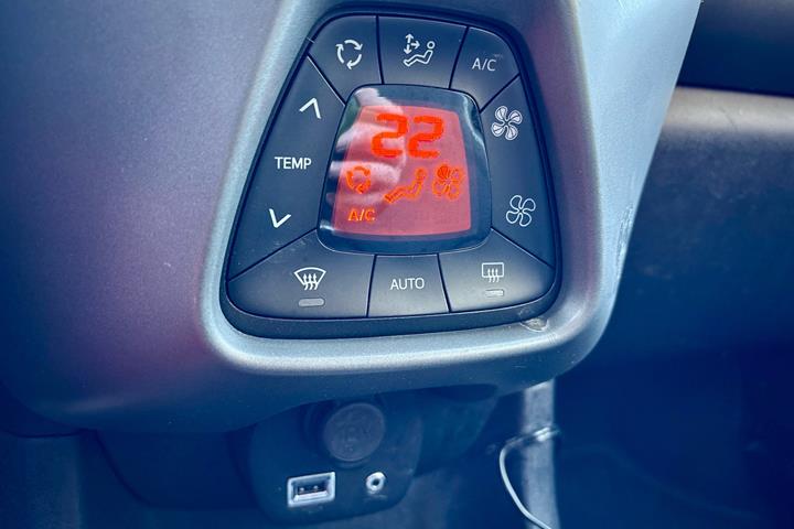 Hvid Toyota Aygo fra 2019