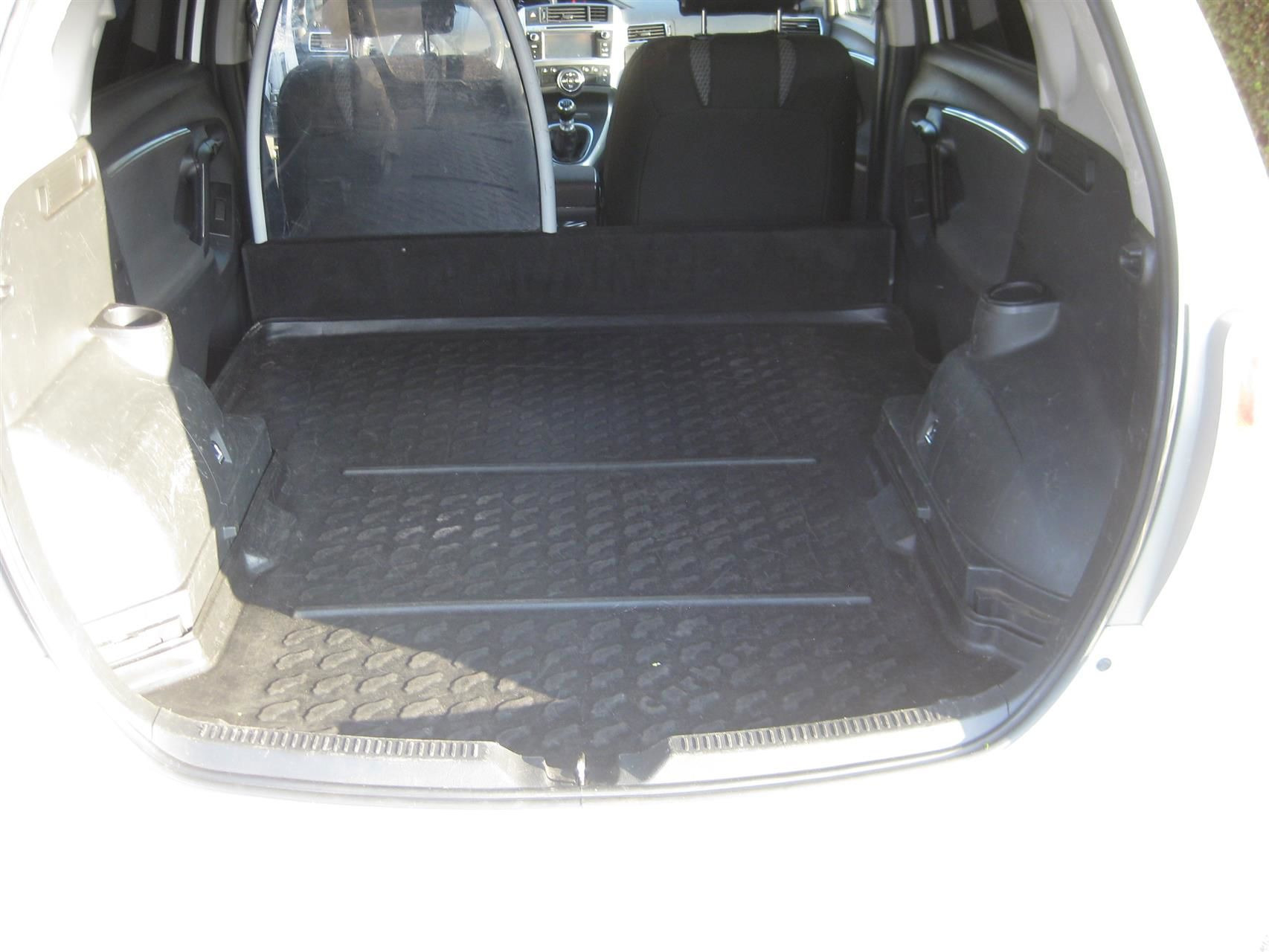 Hvid Toyota Sportsvan fra 2014