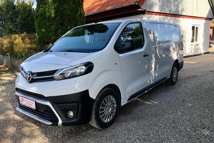 Hvid Toyota ProAce fra 2022