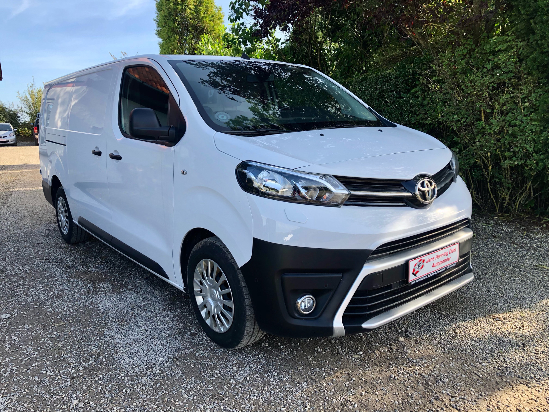 Hvid Toyota ProAce fra 2022