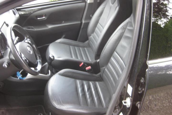 Sort Toyota Aygo fra 2017