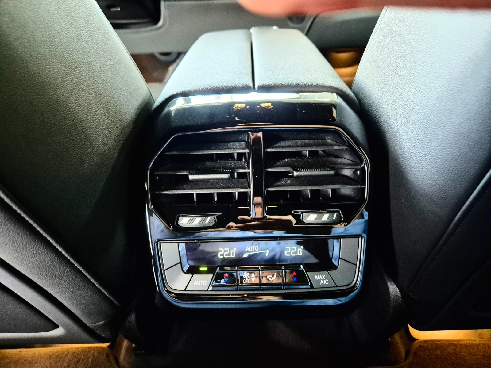 Hvid BMW iX fra 2023