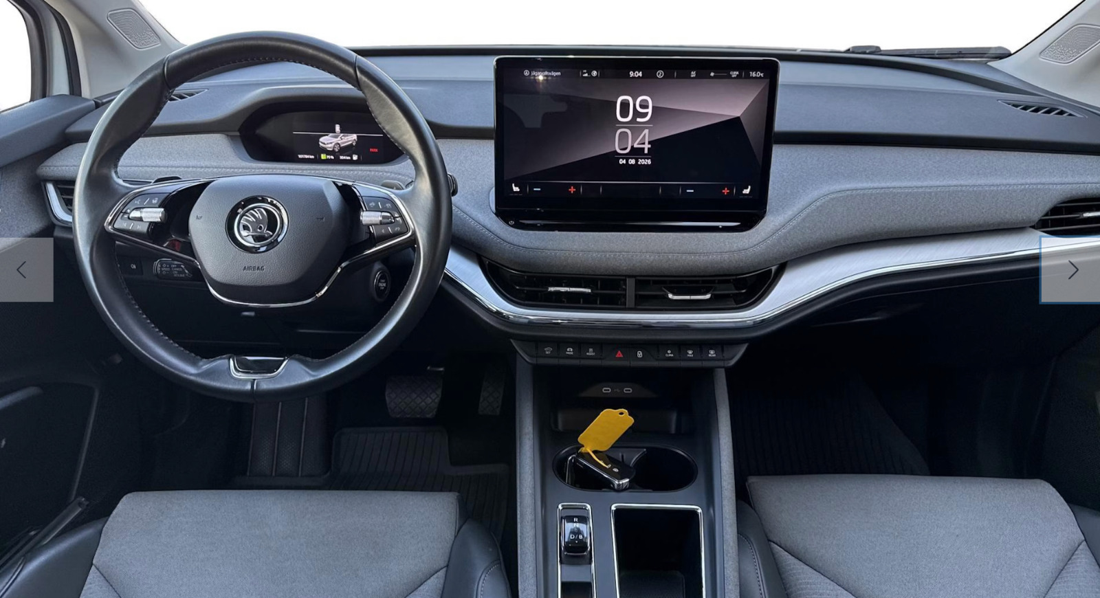Hvid Skoda Enyaq fra 2023