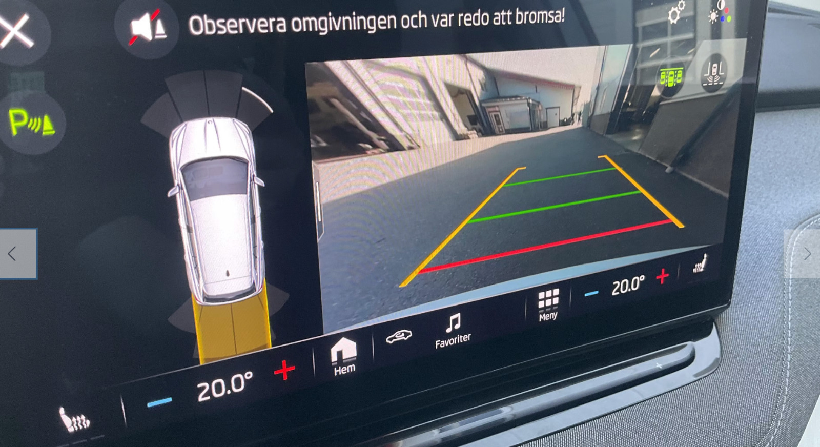 Hvid Skoda Enyaq fra 2023