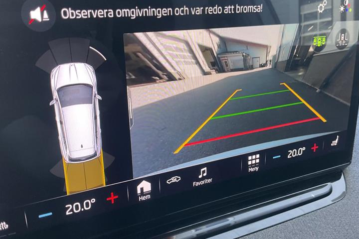 Hvid Skoda Enyaq fra 2023