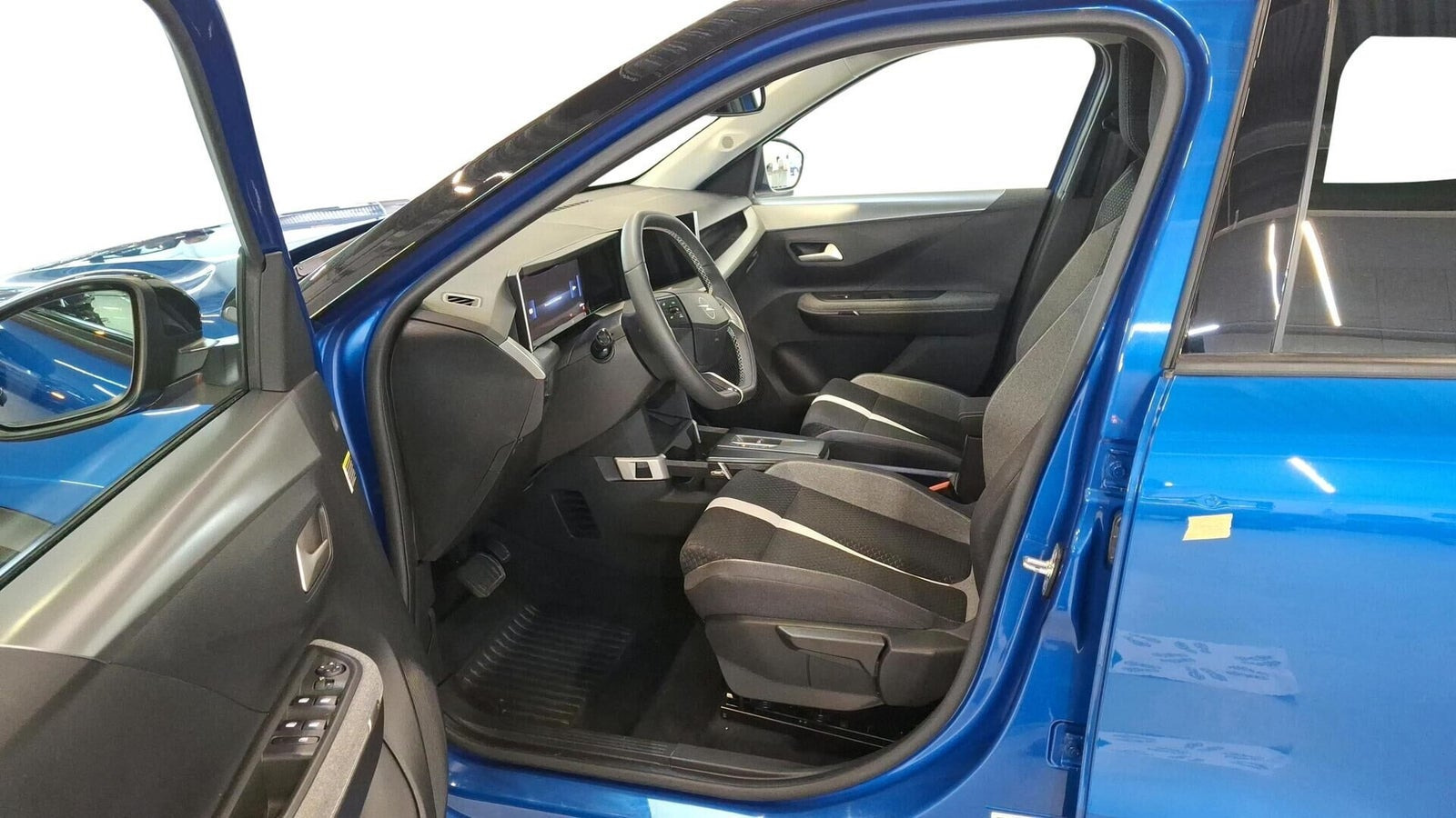 Blå Opel Frontera fra 2025