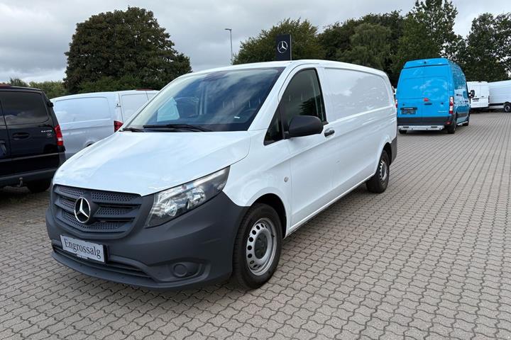 Hvid Mercedes Vito 114 fra 2019