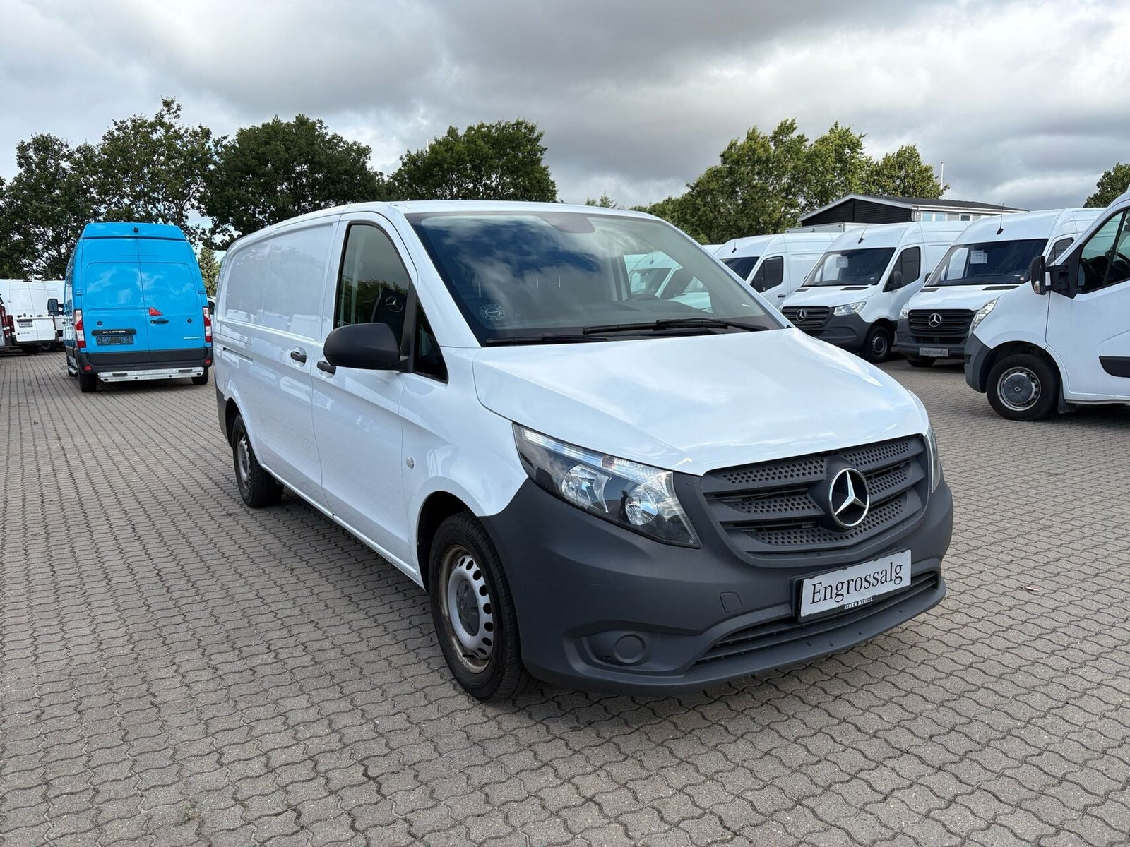 Hvid Mercedes Vito 114 fra 2019