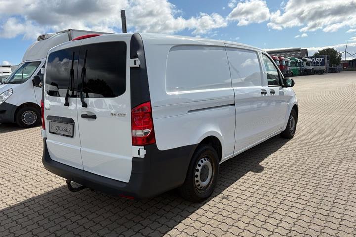Hvid Mercedes Vito 114 fra 2019