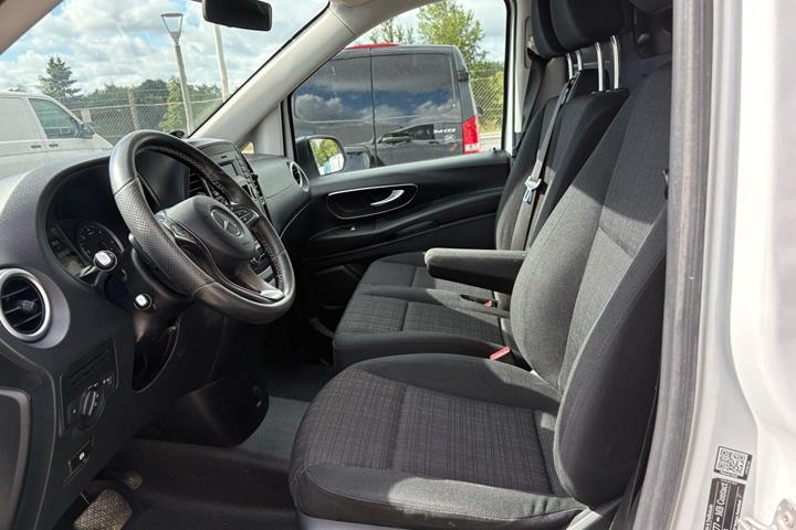 Hvid Mercedes Vito 114 fra 2019