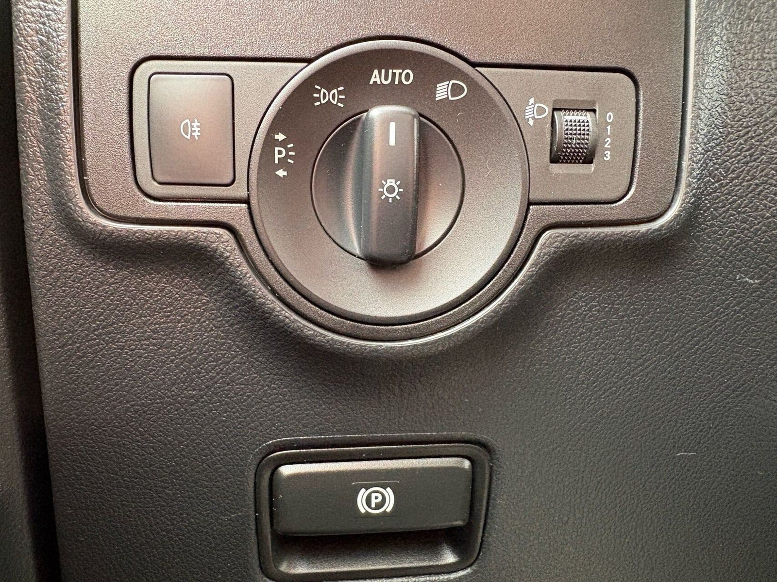 Hvid Mercedes Vito 114 fra 2019