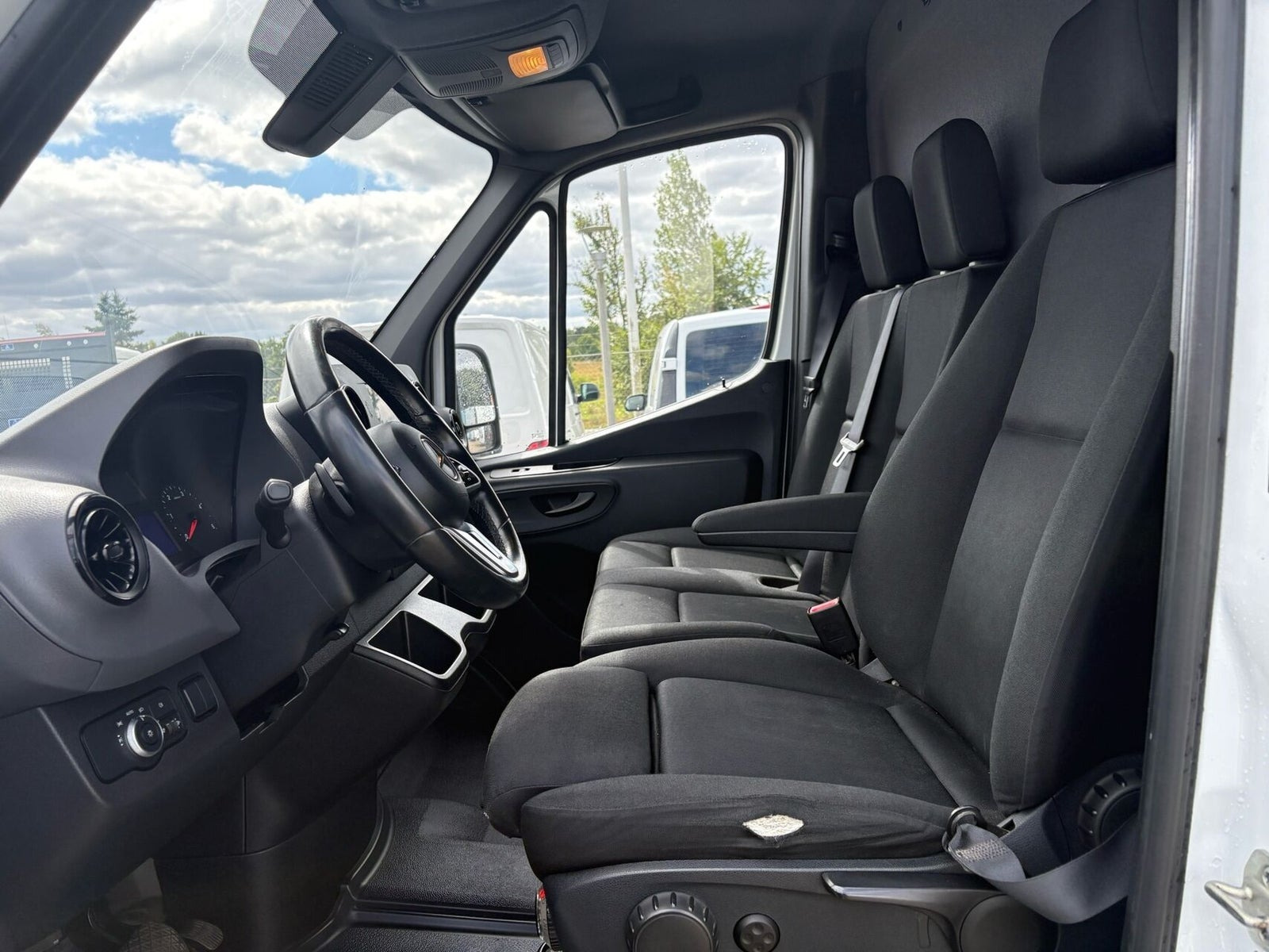 Hvid Mercedes Sprinter 316 fra 2020