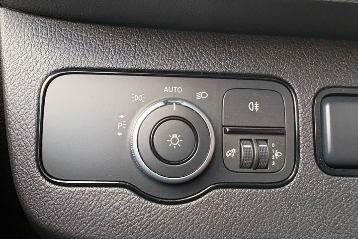 Hvid Mercedes Sprinter 316 fra 2020