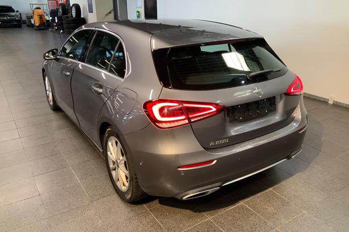 Grå Mercedes A200 fra 2020