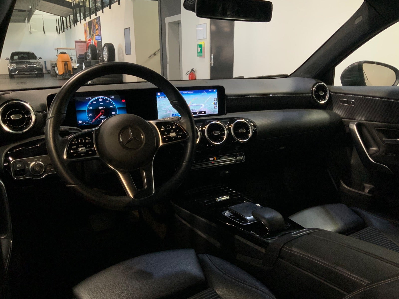 Grå Mercedes A200 fra 2020