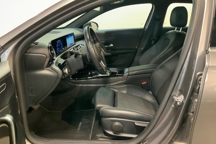Grå Mercedes A200 fra 2020