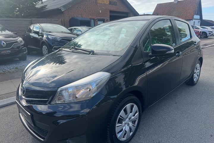 undefined Toyota Yaris fra 2011