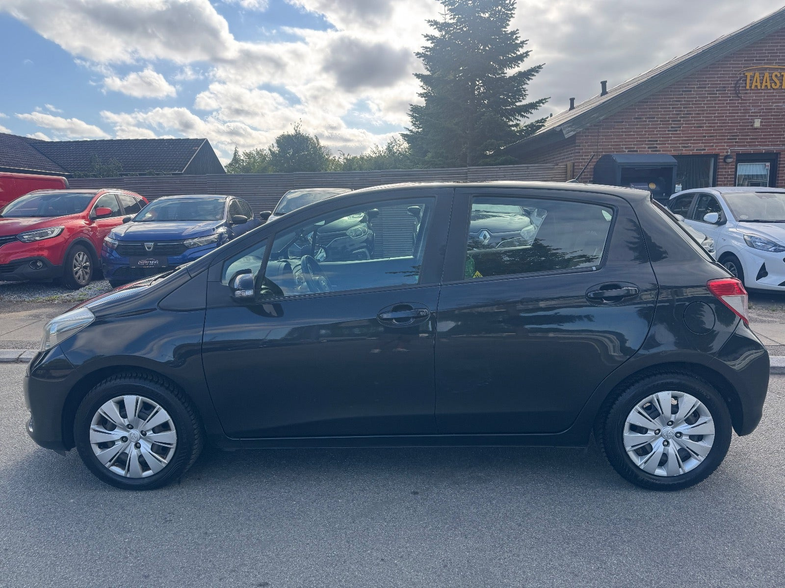 undefined Toyota Yaris fra 2011