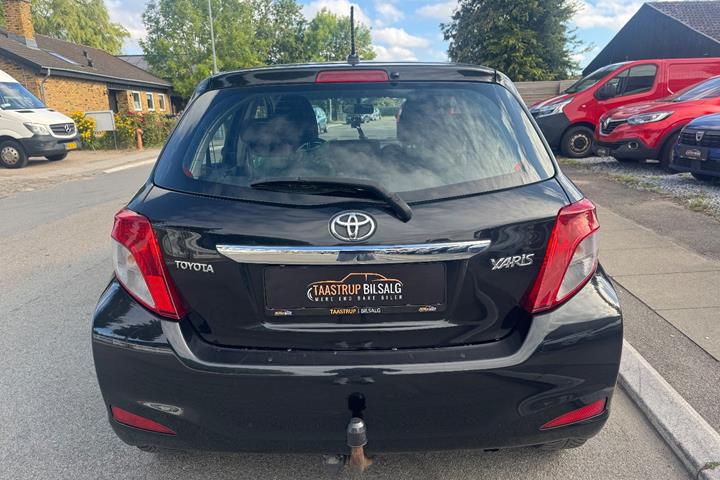 undefined Toyota Yaris fra 2011