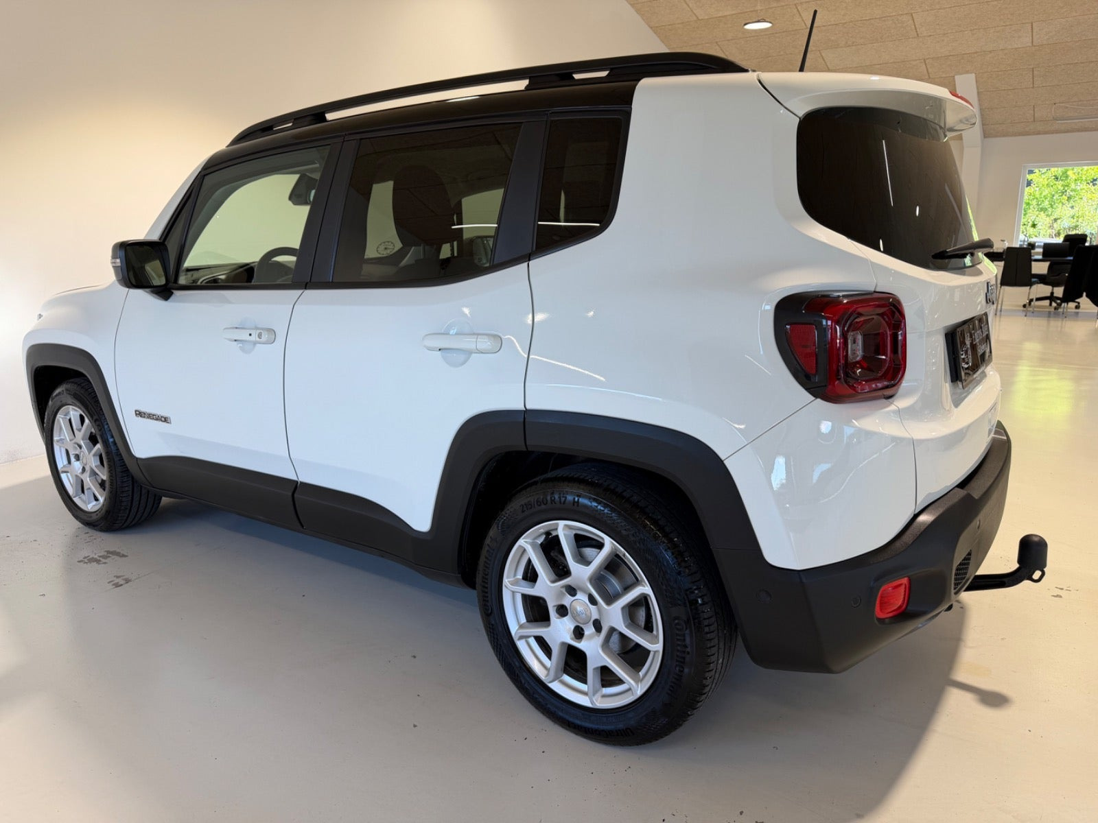 Hvid Jeep Renegade fra 2020