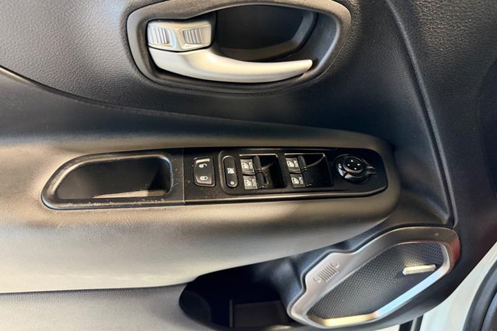 Hvid Jeep Renegade fra 2020