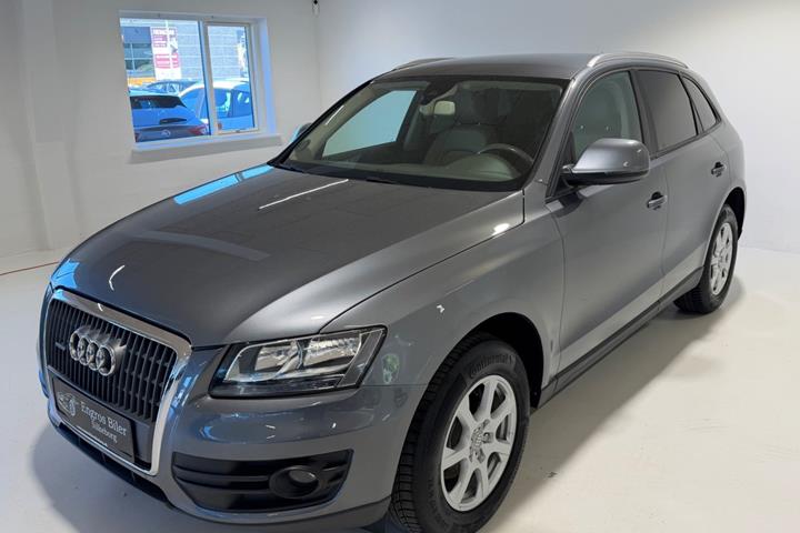 Grå Audi Q5 fra 2012