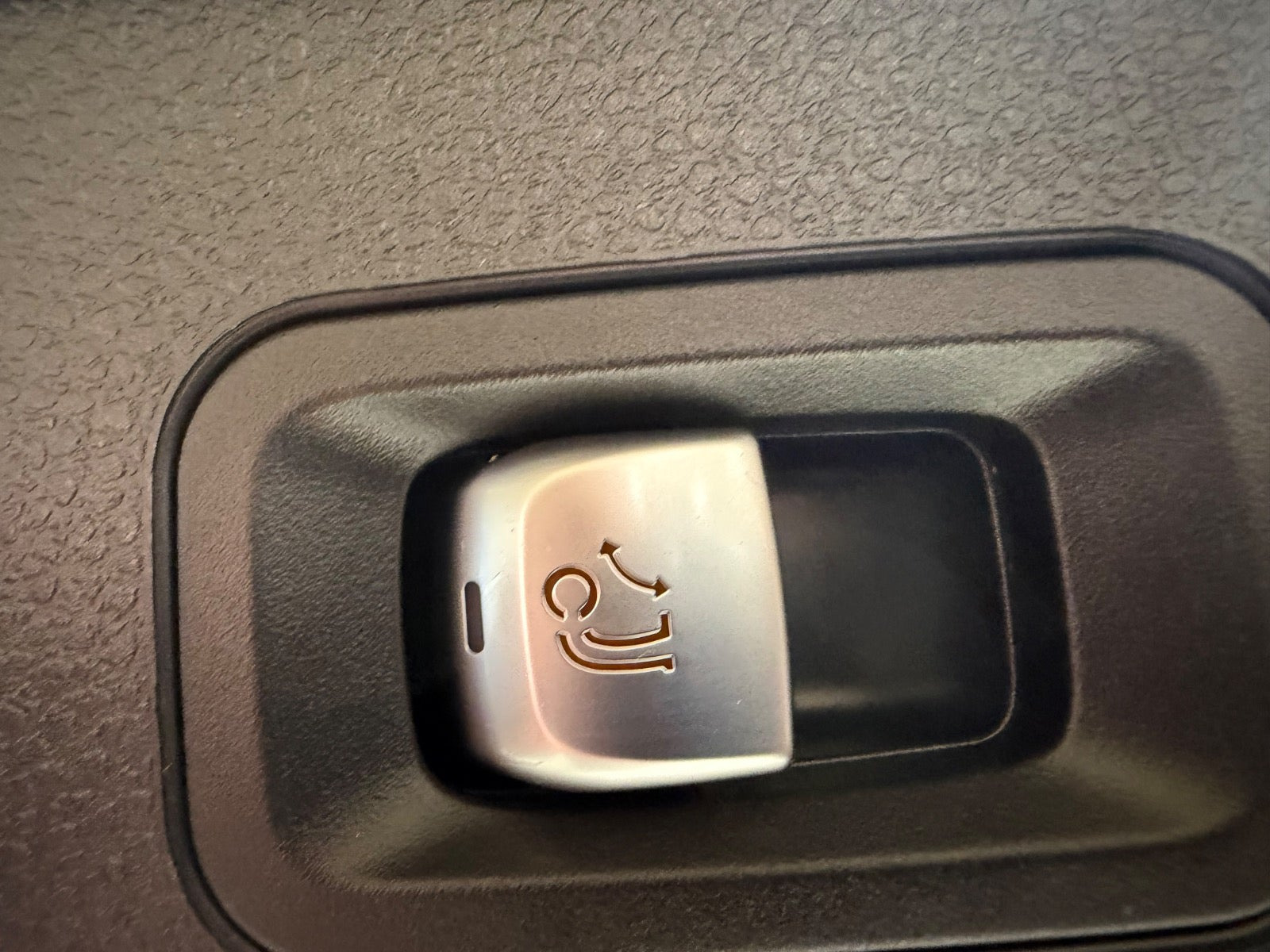 Grå Mercedes C220 d fra 2019