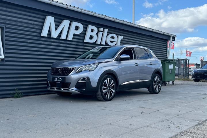 Grå Peugeot 3008 fra 2020