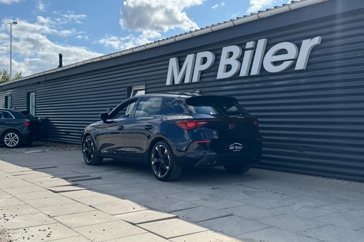 Blå Seat Leon fra 2023