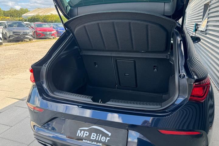 Blå Seat Leon fra 2023