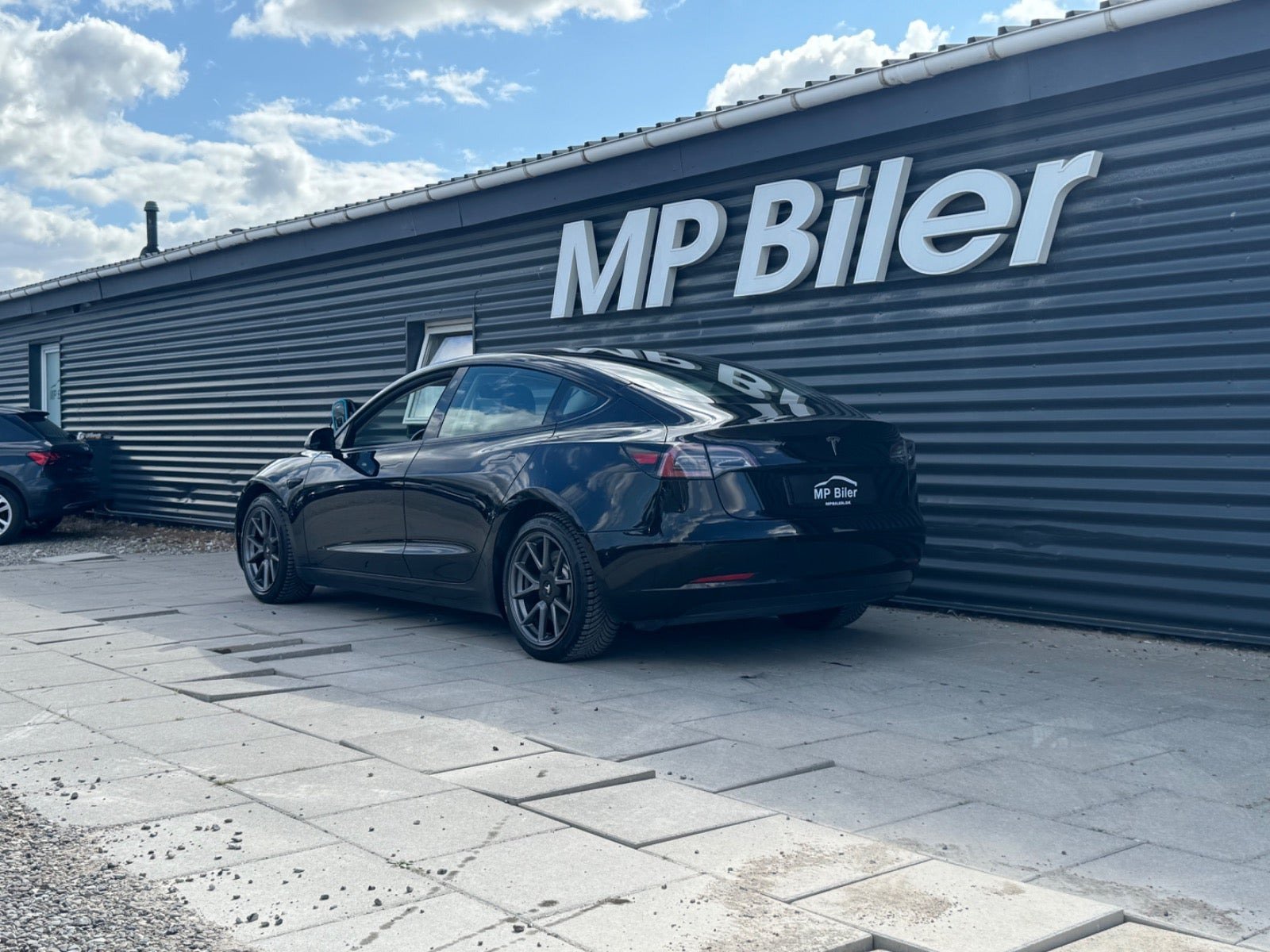 Sort Tesla Model 3 fra 2021