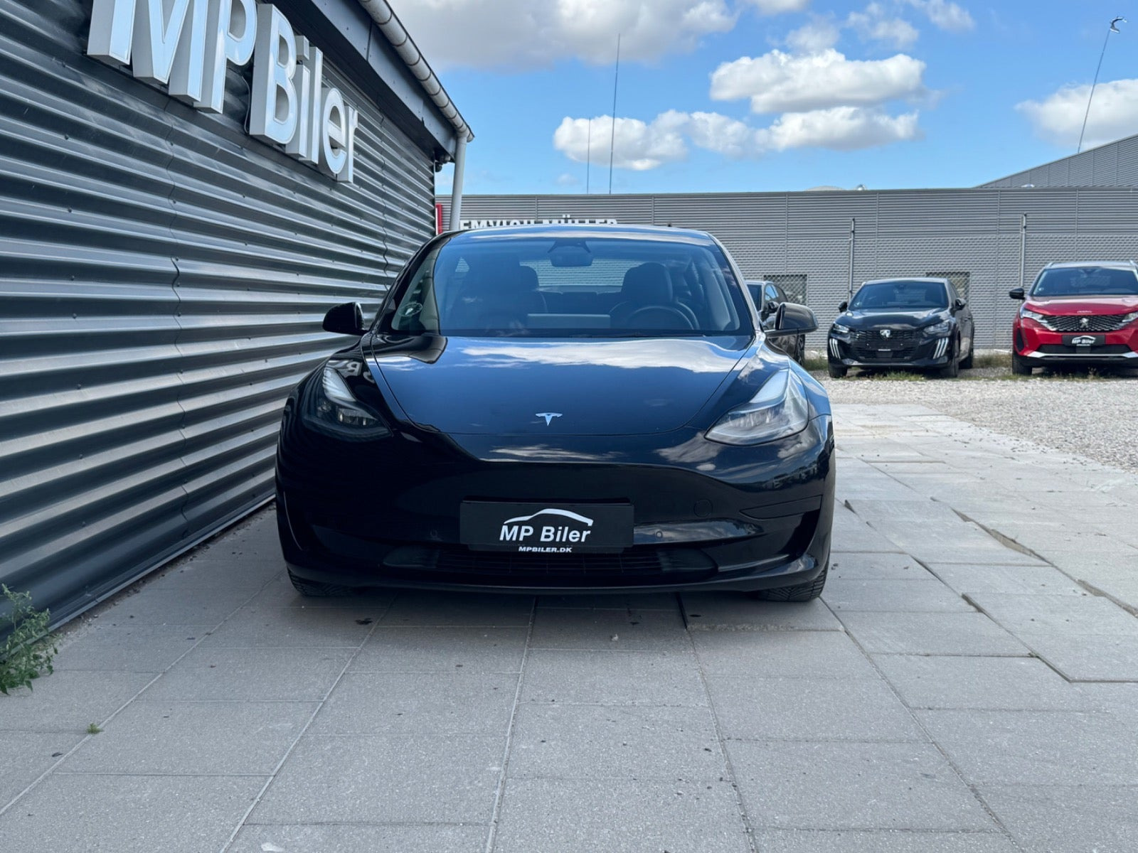Sort Tesla Model 3 fra 2021
