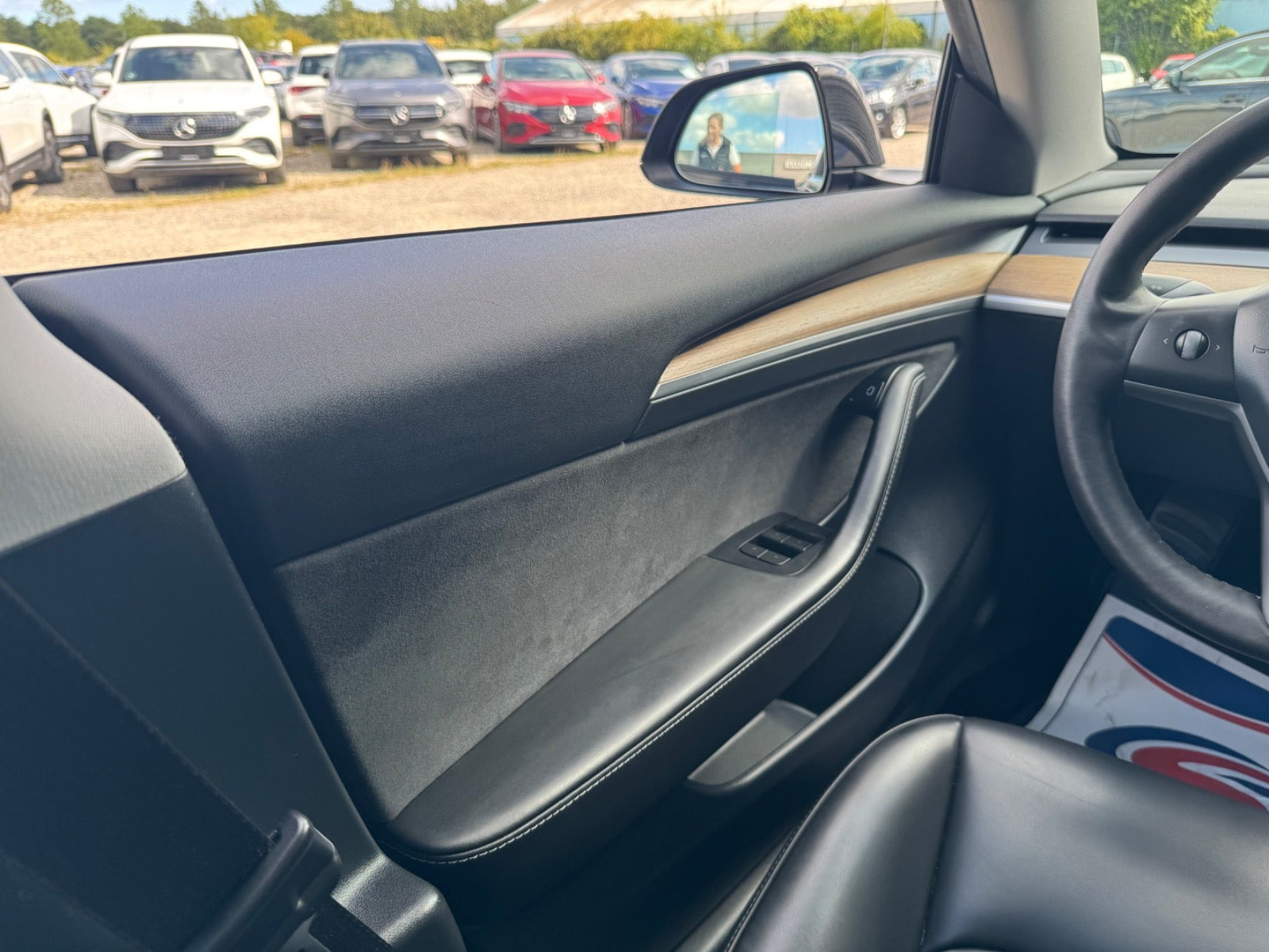 Sort Tesla Model 3 fra 2021