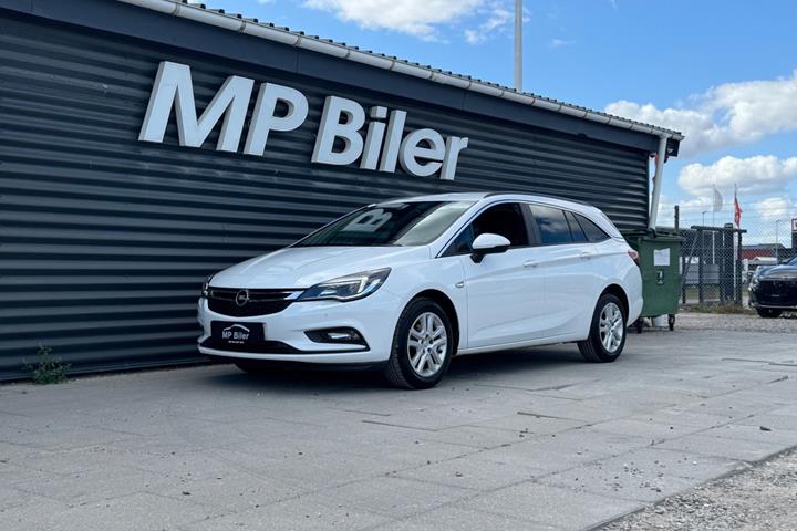 Hvid Opel Astra fra 2019