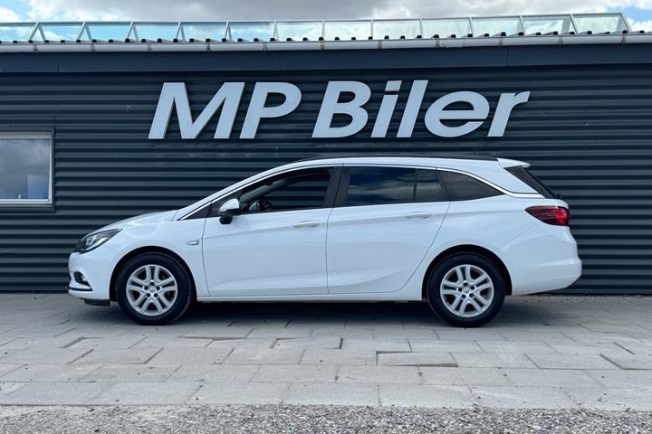 Hvid Opel Astra fra 2019